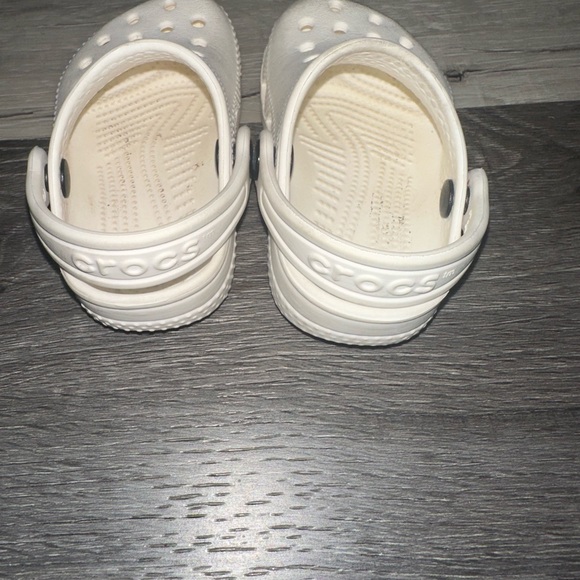 CROCS White Slippers Classic Design - Picture 2 of 5